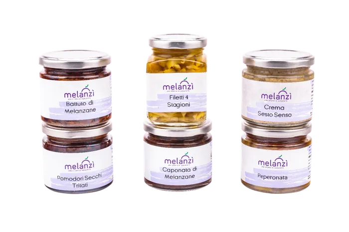 Vasetti Melanzì: battuto di melanzane, filetti 4 stagioni, crema Sesto Senso, pomodori secchi tritati, caponata e peperonata