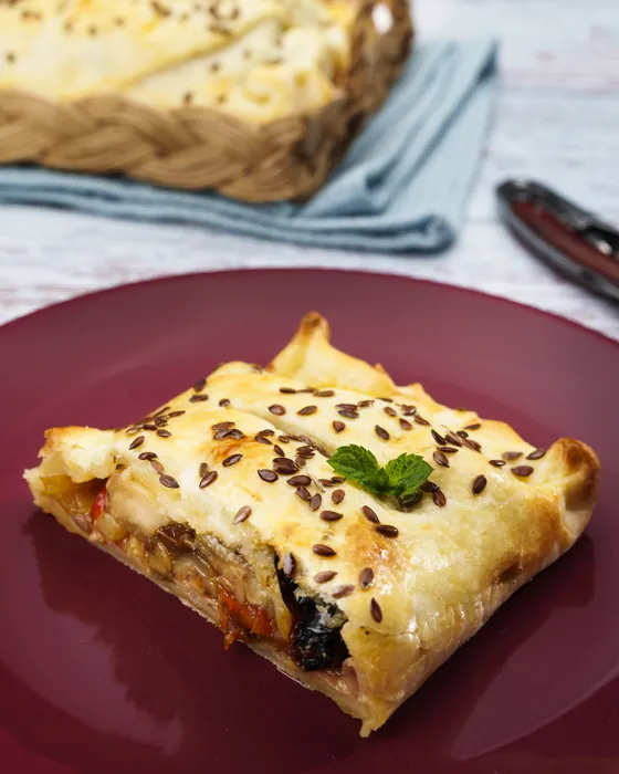 Strudel di caponata, formaggio e prosciutto, dal libro 50 sfumature in cucina