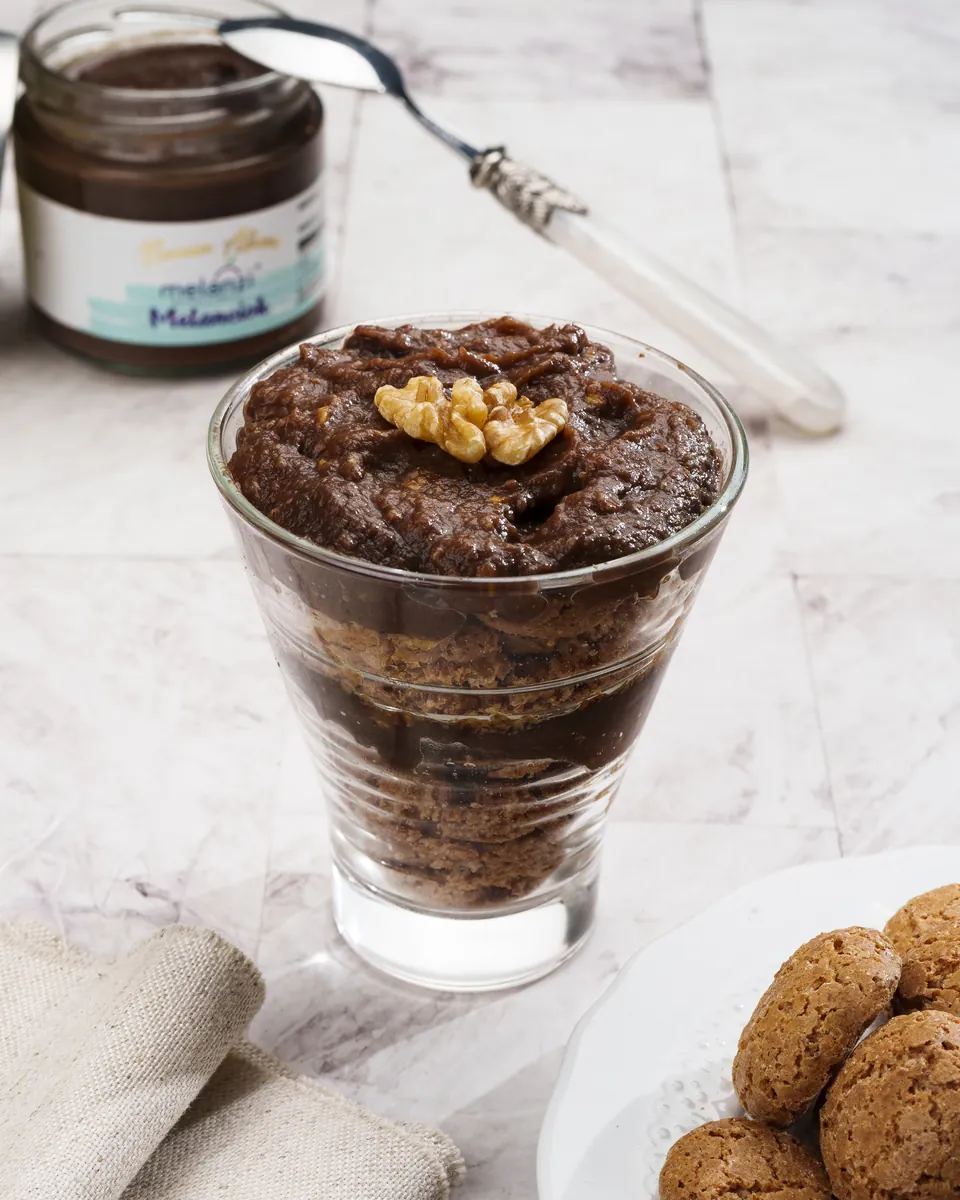 Melanciok con amaretti e noci